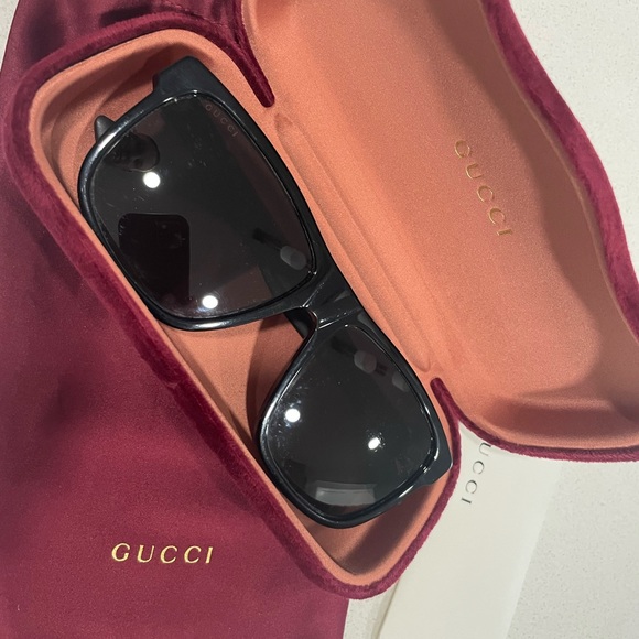 Gucci hard case  RED - Picture 4 of 5